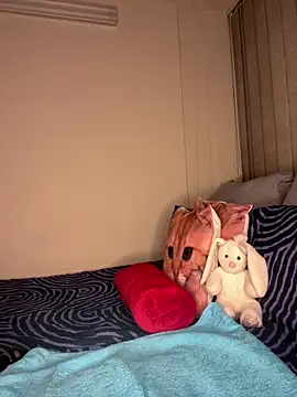 Kinkyy  online show from February 14, 2025, 3:43 am