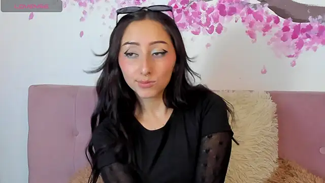 Snapshot of v1cky_ chatting on February 7, 2025, 10:09 pm v1cky online show from February 7, 2025, 10:09 pm