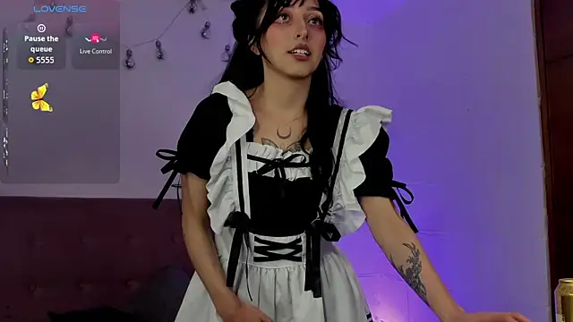 Snapshot of v1cky_ chatting on November 1, 2025, 12:56 am v1cky online show from November 1, 2025, 12:56 am