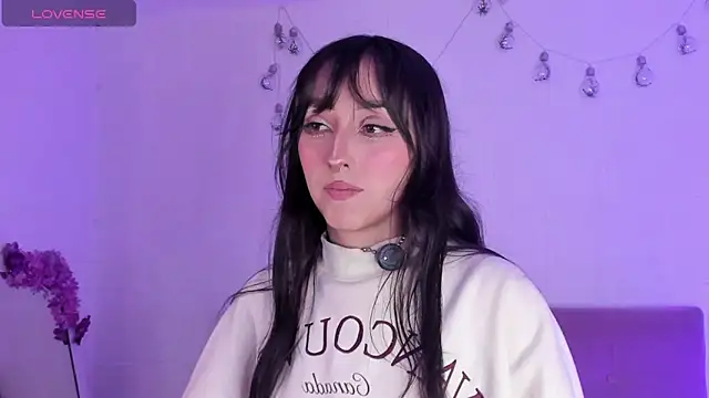 Snapshot of v1cky_ chatting on February 8, 2026, 12:14 am v1cky online show from February 8, 2026, 12:14 am