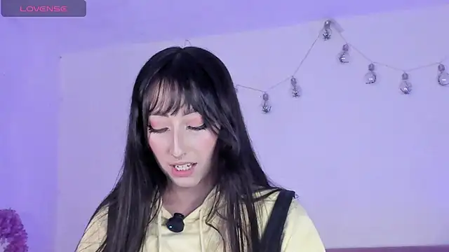 Snapshot of v1cky_ chatting on March 2, 2026, 10:38 pm v1cky online show from March 2, 2026, 10:38 pm