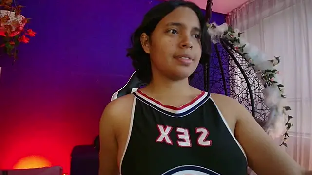 Emmapark  online show from March 30, 2026, 6:42 pm