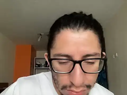 Snapshot of littlelatinhunter chatting on February 5, 2026, 11:59 am littlelatinhunter online show from February 5, 2026, 11:59 am