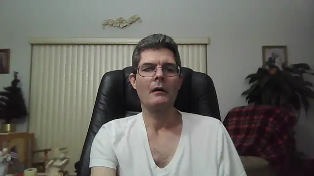 Snapshot of Copfiremen4566 chatting on December 23, 2024, 3:29 am Copfiremen4566 online show from December 23, 2024, 3:29 am