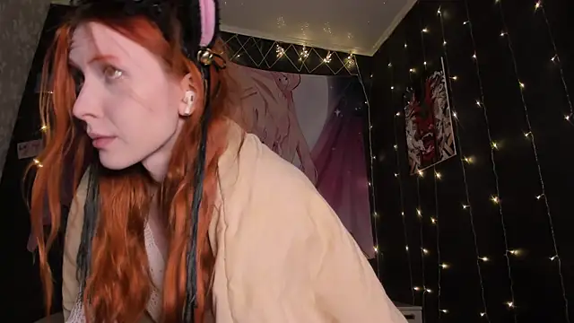 Snapshot of FruttiTatti chatting on December 12, 2024, 12:16 am FruttiTatti online show from December 12, 2024, 12:16 am