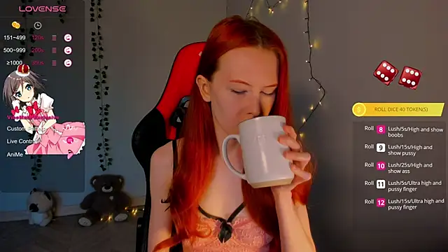 Snapshot of FruttiTatti chatting on October 19, 2025, 4:57 am FruttiTatti online show from October 19, 2025, 4:57 am