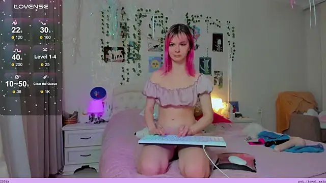 Snapshot of Neko_kitsune1 chatting on December 12, 2024, 1:17 pm Neko kitsune1 online show from December 12, 2024, 1:17 pm