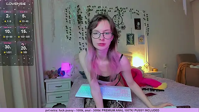 Snapshot of Neko_kitsune1 chatting on November 12, 2025, 5:24 pm Neko kitsune1 online show from November 12, 2025, 5:24 pm