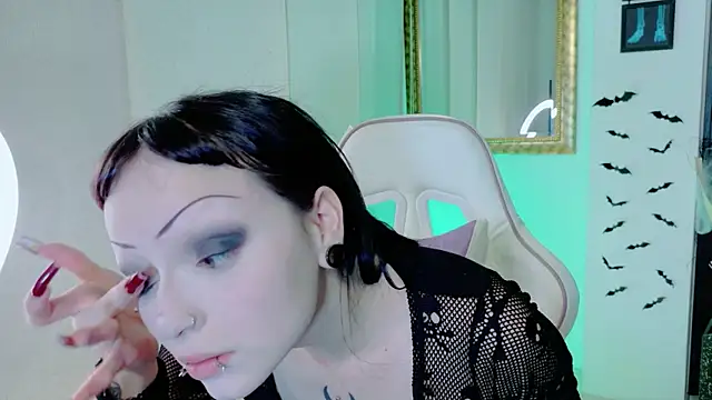 Madison Jackson online show from April 12, 2026, 7:30 pm