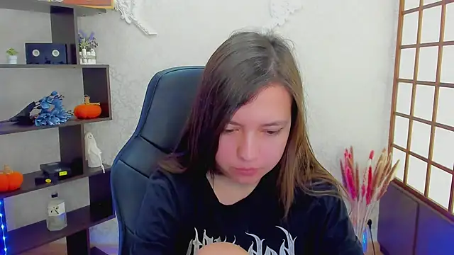 Snapshot of Lina_Brownie chatting on December 14, 2024, 2:12 am Lina Brownie online show from December 14, 2024, 2:12 am