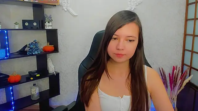 Snapshot of Lina_Brownie chatting on December 15, 2024, 2:08 am Lina Brownie online show from December 15, 2024, 2:08 am