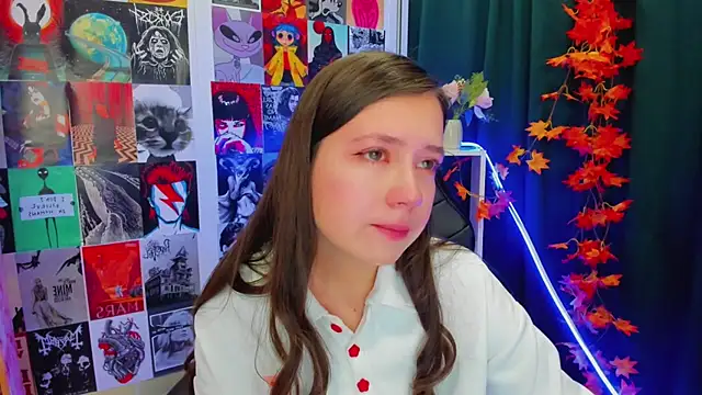 Snapshot of Lina_Brownie chatting on December 18, 2024, 2:42 am Lina Brownie online show from December 18, 2024, 2:42 am