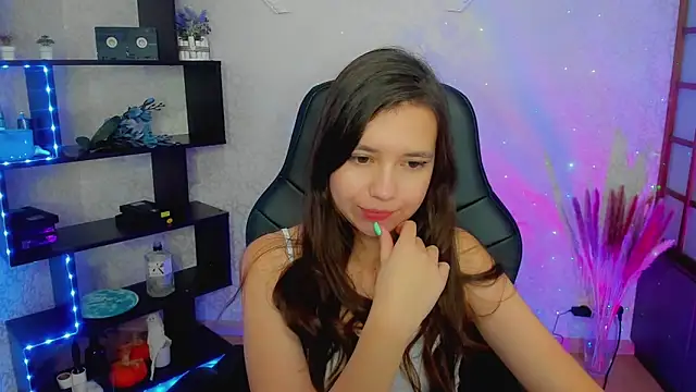 Snapshot of Lina_Brownie chatting on December 28, 2024, 5:33 am Lina Brownie online show from December 28, 2024, 5:33 am