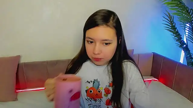 Snapshot of Lina_Brownie chatting on January 7, 2025, 3:03 am Lina Brownie online show from January 7, 2025, 3:03 am