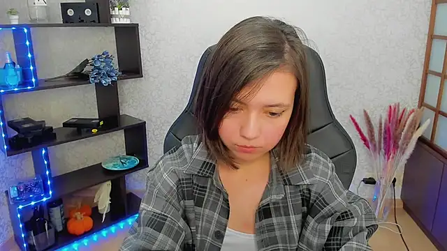 Snapshot of Lina_Brownie chatting on January 25, 2025, 6:12 am Lina Brownie online show from January 25, 2025, 6:12 am