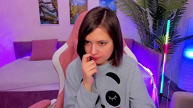 Snapshot of Lina_Brownie chatting on February 12, 2025, 2:03 am Lina Brownie online show from February 12, 2025, 2:03 am