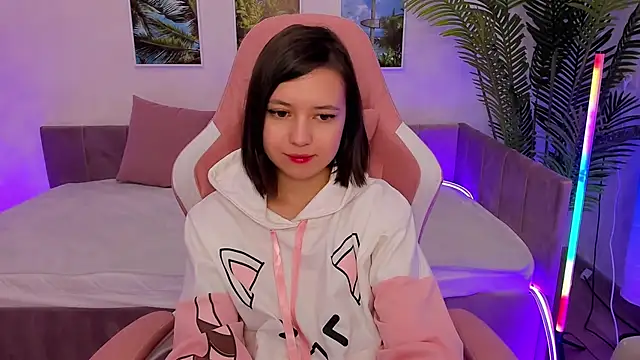 Snapshot of Lina_Brownie chatting on February 28, 2025, 5:15 am Lina Brownie online show from February 28, 2025, 5:15 am