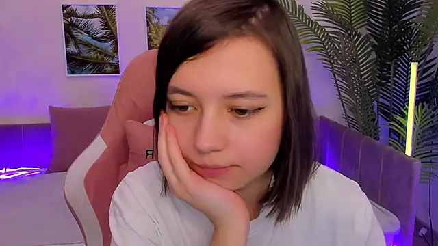 Snapshot of Lina_Brownie chatting on March 14, 2025, 5:16 am Lina Brownie online show from March 14, 2025, 5:16 am