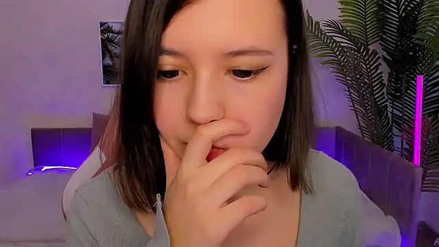 Snapshot of Lina_Brownie chatting on March 21, 2025, 5:32 am Lina Brownie online show from March 21, 2025, 5:32 am