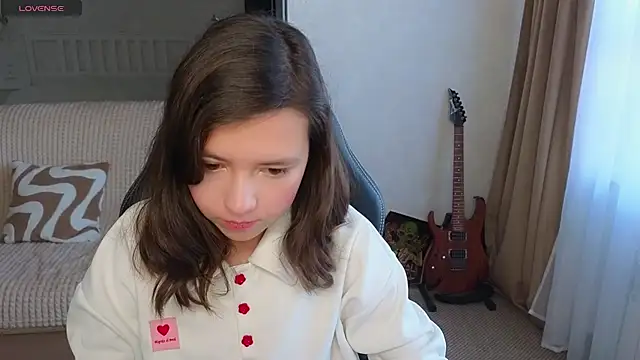 Snapshot of Lina_Brownie chatting on October 1, 2025, 4:07 am Lina Brownie online show from October 1, 2025, 4:07 am