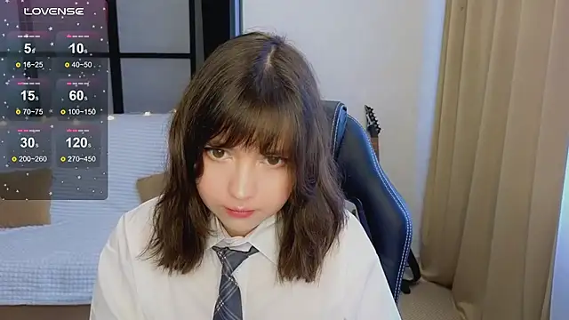 Snapshot of Lina_Brownie chatting on December 2, 2025, 4:40 am Lina Brownie online show from December 2, 2025, 4:40 am