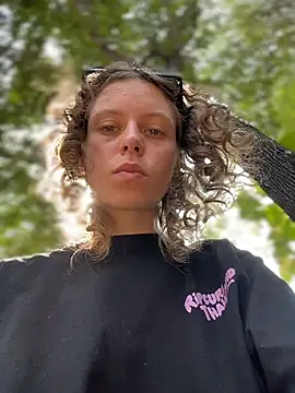 Snapshot of RinaMood chatting on February 20, 2026, 4:31 am RinaMood online show from February 20, 2026, 4:31 am