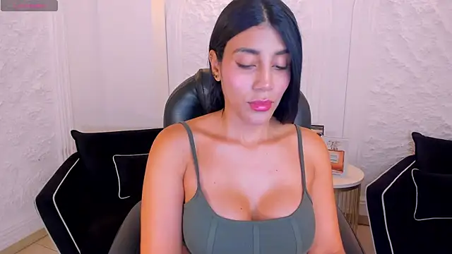 Snapshot of CharlotteCox_ chatting on May 2, 2026, 3:00 am CharlotteCox online show from May 2, 2026, 3:00 am