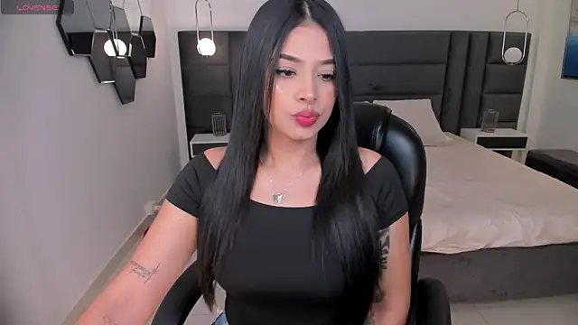 Snapshot of AlyssaDean chatting on January 10, 2026, 11:34 am AlyssaDean online show from January 10, 2026, 11:34 am