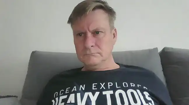 johnnym1 online show from December 30, 2024, 9:27 am