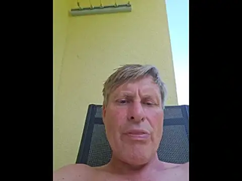 Snapshot of johnnym1 chatting on May 26, 2026, 12:23 pm johnnym1 online show from May 26, 2026, 12:23 pm