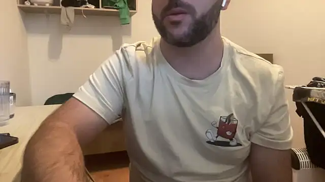 Snapshot of RedDante89 chatting on October 26, 2025, 8:31 am RedDante89 online show from October 26, 2025, 8:31 am