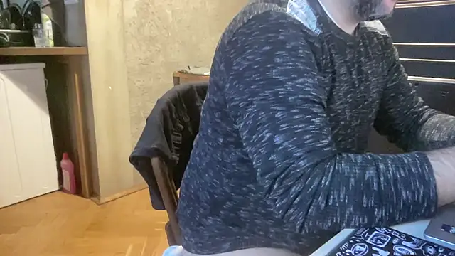 Snapshot of RedDante89 chatting on November 7, 2025, 9:53 am RedDante89 online show from November 7, 2025, 9:53 am