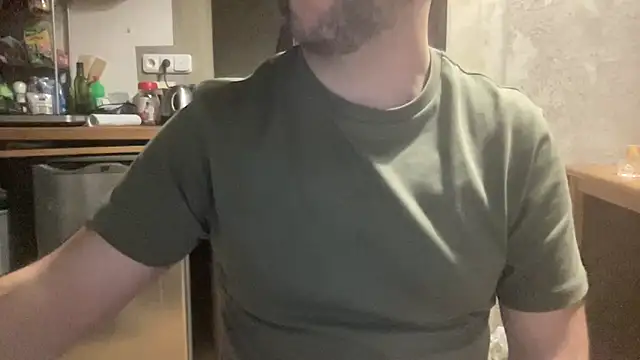 Snapshot of RedDante89 chatting on March 22, 2026, 12:36 am RedDante89 online show from March 22, 2026, 12:36 am