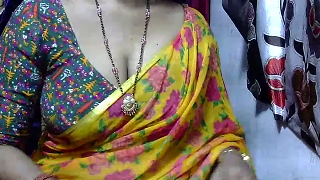 Snapshot of samyukthapuretelugu chatting on March 9, 2025, 1:04 am samyukthapuretelugu online show from March 9, 2025, 1:04 am