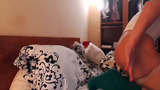 LovelyAndraGirl online show from January 12, 2025, 2:52 pm