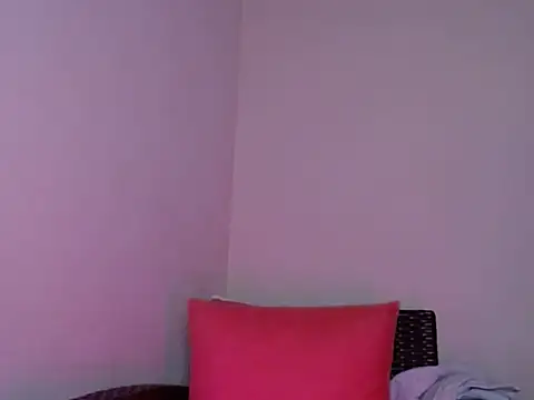 Snapshot of Sophie_Raegan chatting on January 1, 2025, 8:35 am Sophie Raegan online show from January 1, 2025, 8:35 am