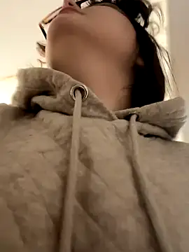 NikaMur online show from October 7, 2025, 2:42 am