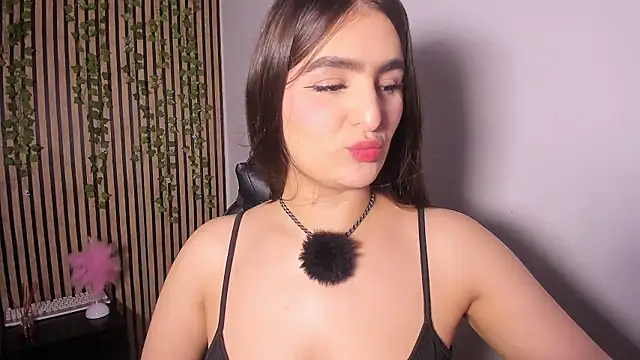 Snapshot of sofia_44 chatting on June 24, 2026, 4:17 pm sofia 44 online show from June 24, 2026, 4:17 pm