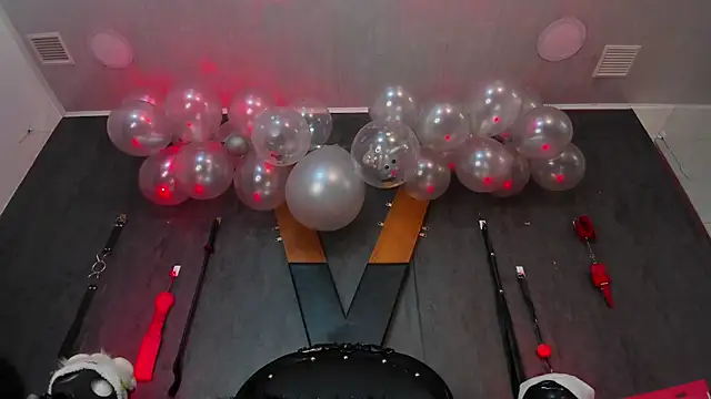 Snapshot of CharlotteScotte chatting on December 19, 2024, 12:34 pm CharlotteScotte online show from December 19, 2024, 12:34 pm