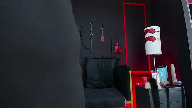 Snapshot of CharlotteScotte chatting on September 16, 2025, 11:55 am CharlotteScotte online show from September 16, 2025, 11:55 am