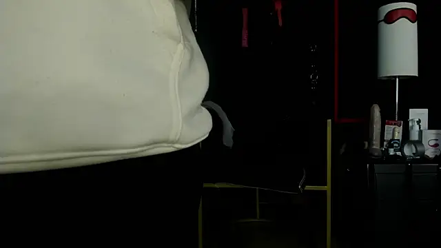 Snapshot of CharlotteScotte chatting on November 20, 2025, 1:33 pm CharlotteScotte online show from November 20, 2025, 1:33 pm