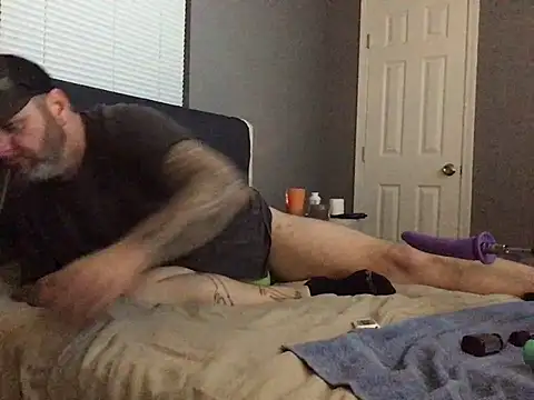 Snapshot of Cummerforyouu2 chatting on February 15, 2025, 3:52 am Cummerforyouu2 online show from February 15, 2025, 3:52 am