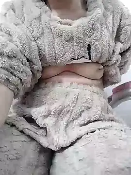 SweetGirl2k2 online show from January 6, 2025, 7:42 am