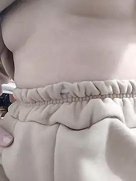 SweetGirl2k2 online show from February 18, 2025, 12:17 pm