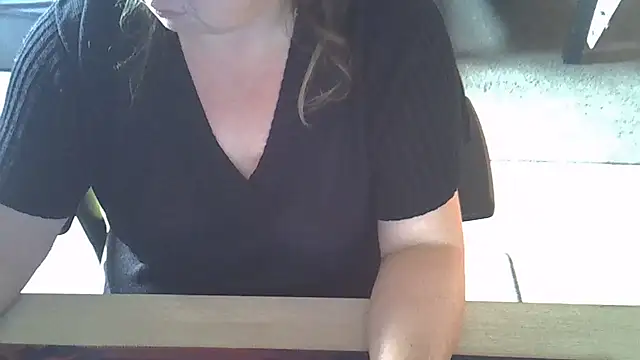 Silvia2277 online show from October 18, 2025, 11:33 am