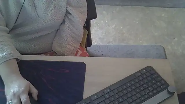 Silvia2277 online show from February 3, 2026, 7:02 am