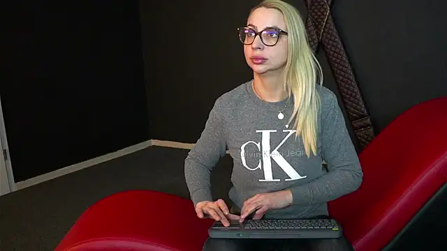 CelineConner online show from February 11, 2025, 5:16 am