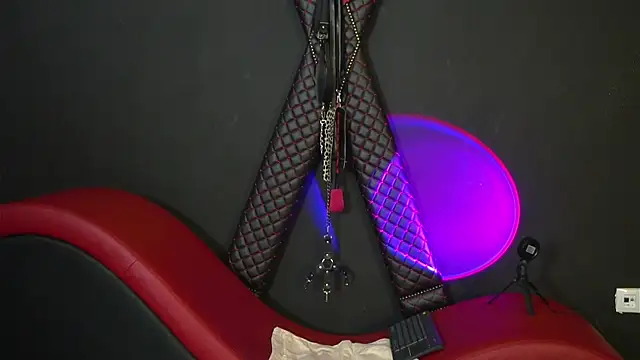 CelineConner online show from April 3, 2026, 4:21 am