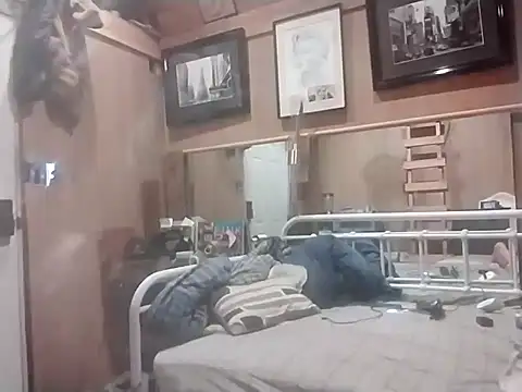 Snapshot of AlphaAlluring69 chatting on March 17, 2025, 9:02 pm AlphaAlluring69 online show from March 17, 2025, 9:02 pm