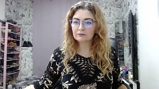 Helen1974 online show from January 9, 2025, 8:01 pm